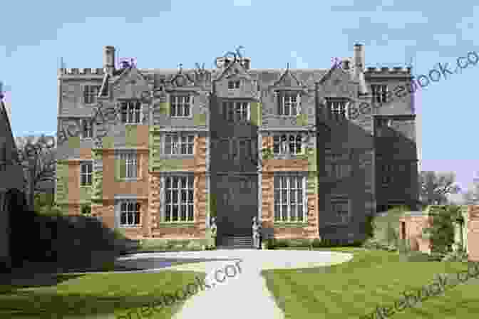 Chastleton House, A Grand Jacobean Manor With A Symmetrical Facade, Surrounded By Formal Gardens Tudor Places Of Great Britain